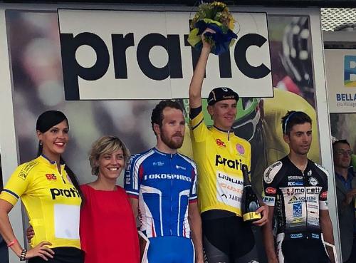 L'assessore regionale Barbara Zilli sul podio a Gorizia con il vincitore della 54. edizione del Giro ciclistico internazionale del Friuli Venezia Giulia e il primo classificato della tappa conclusasi nel capoluogo isontino